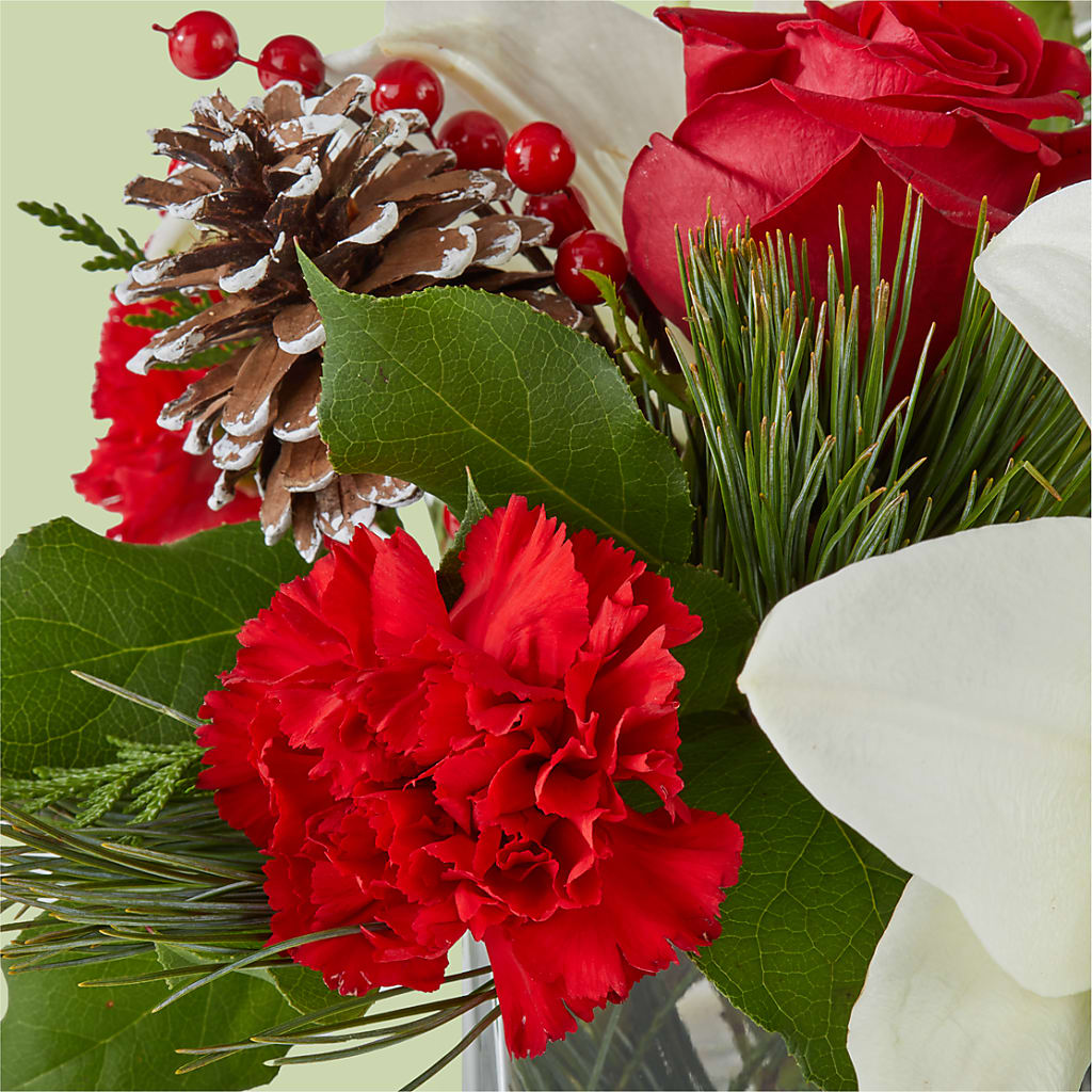 Glistening Icicles Bouquet – RALPH'S, Compton CA